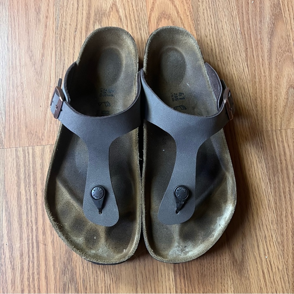 Brown Birkenstock Gizeh Women's Sandals